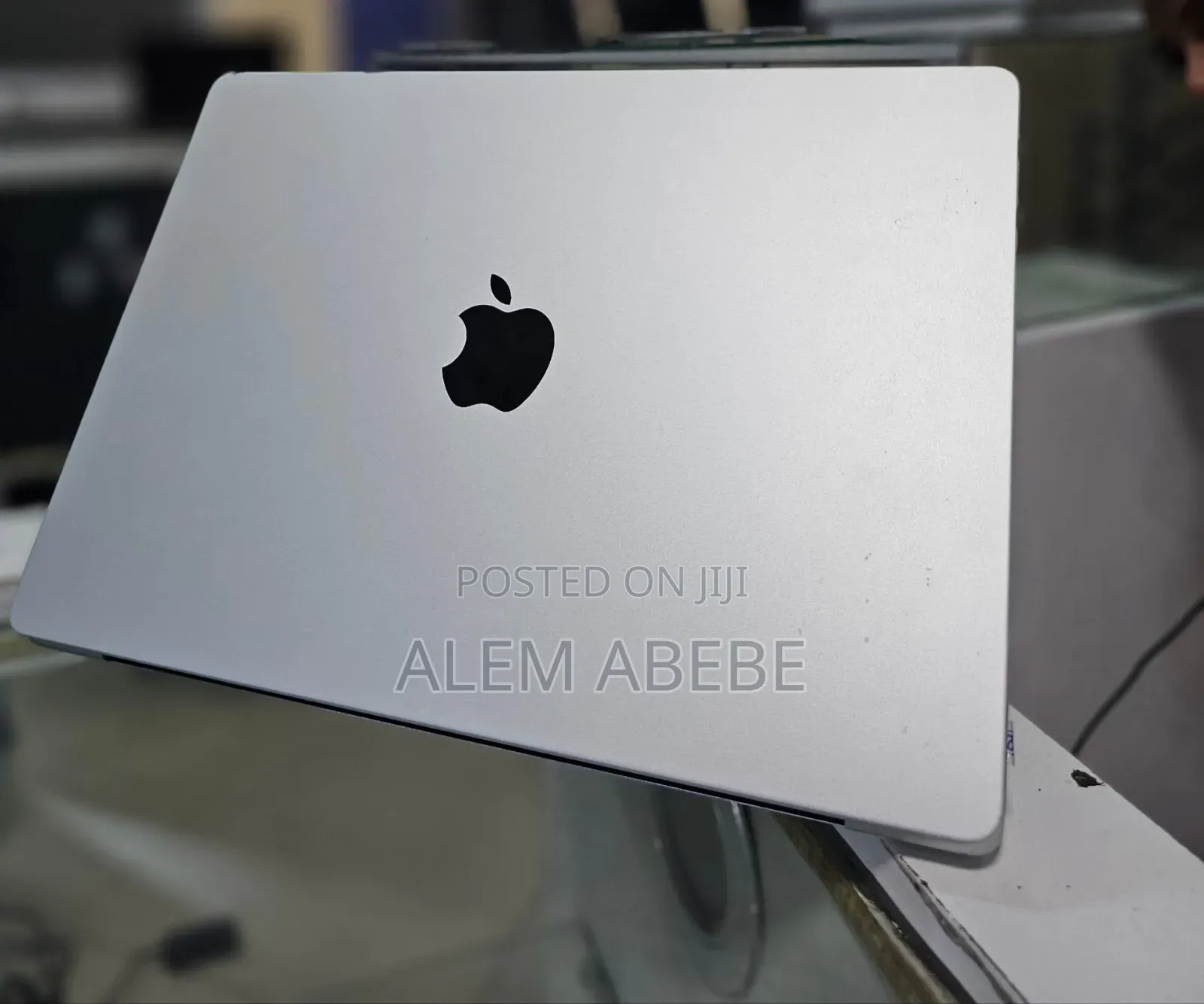 New Laptop Apple MacBook Pro 2023 M3 14-Inch 8GB Apple M3 Pro SSD 512GB