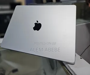 New Laptop Apple MacBook Pro 2023 M3 14-Inch 8GB Apple M3 Pro SSD 512GB