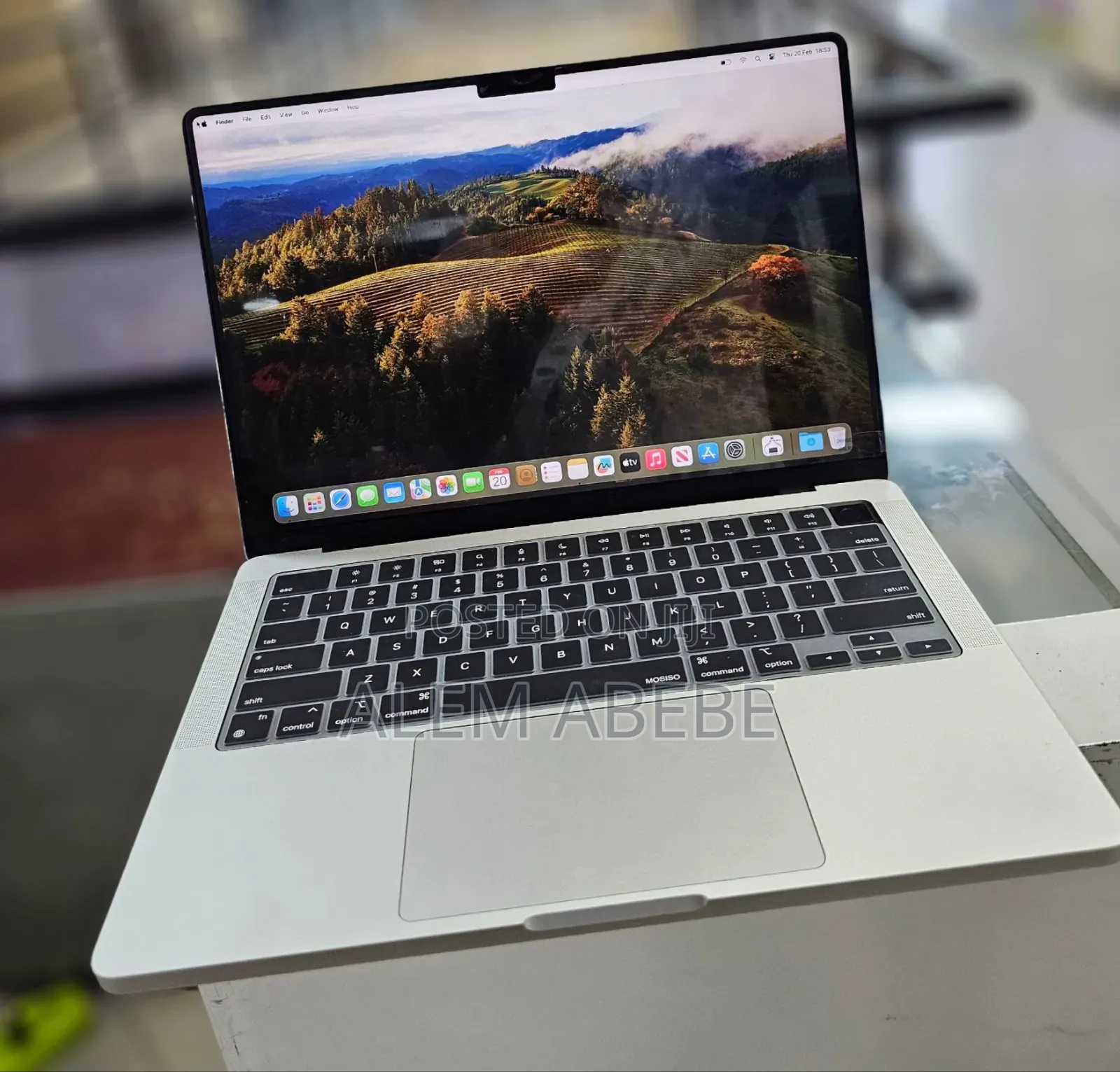 New Laptop Apple MacBook Pro 2023 M3 14-Inch 8GB Apple M3 Pro SSD 512GB