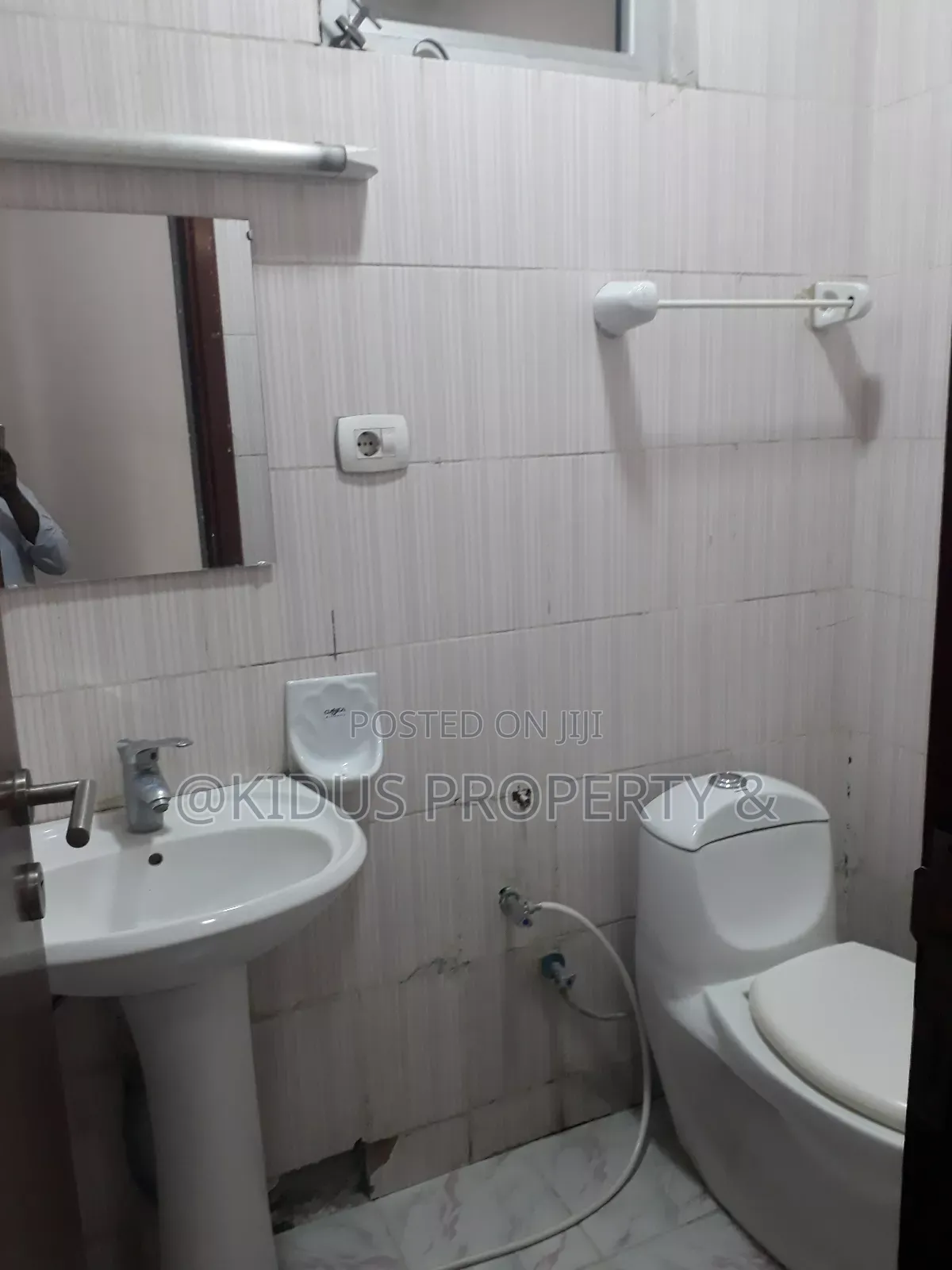 Furnished 2bdrm Apartment in Lebu, Nifas Silk-Lafto for rent