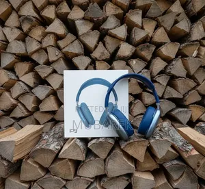 Photo - ​P9 Sound Quality Headset Featuring Long-Lasting Standby Time.