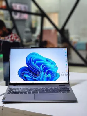 New Laptop Lenovo Yoga 7i 16GB Intel Core I7 SSD 512GB