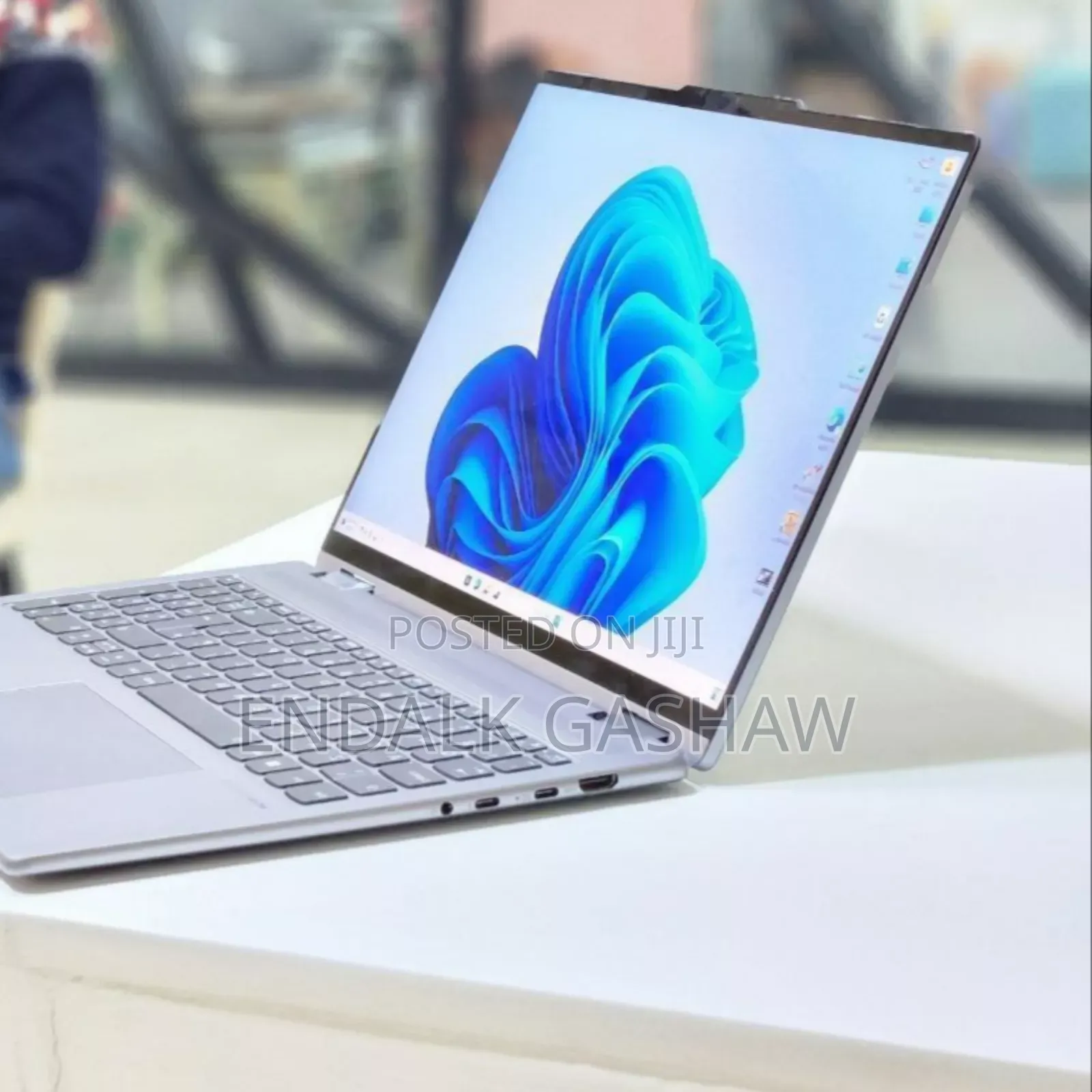 New Laptop Lenovo Yoga 7i 16GB Intel Core I7 SSD 512GB