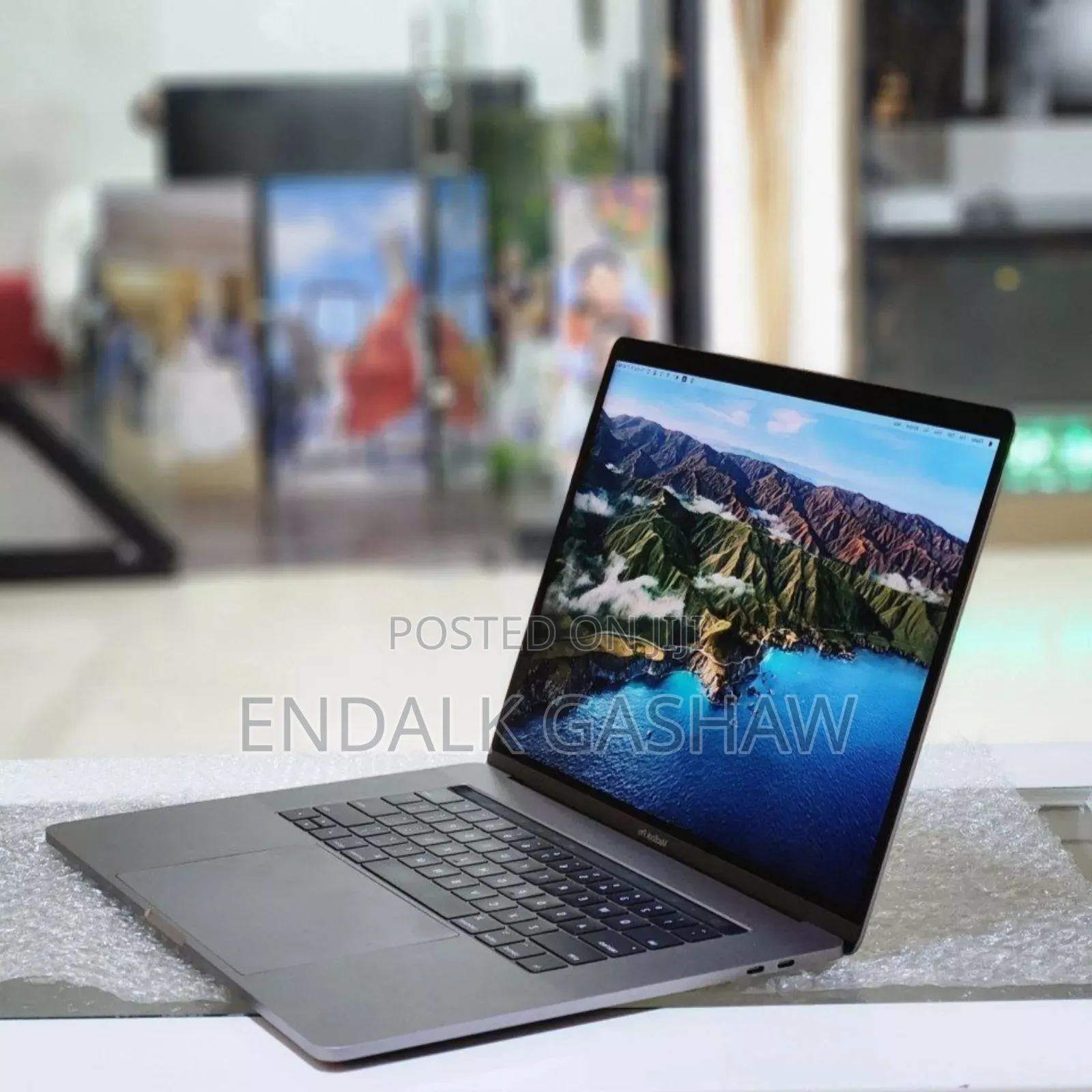 New Laptop Apple MacBook Pro 2017 16GB Intel Core I7 SSD 512GB