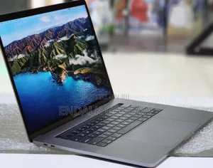 New Laptop Apple MacBook Pro 2017 16GB Intel Core I7 SSD 512GB