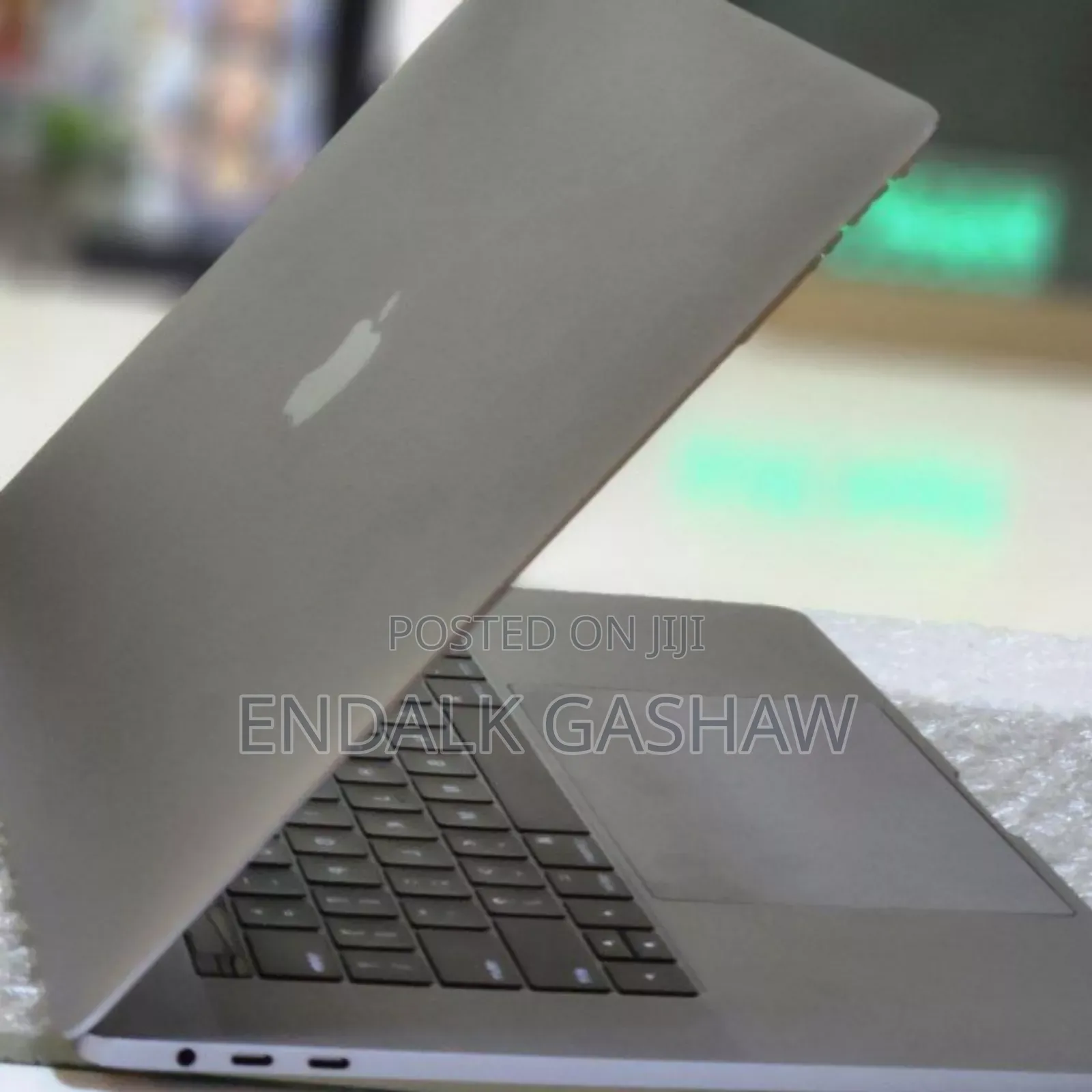 New Laptop Apple MacBook Pro 2017 16GB Intel Core I7 SSD 512GB