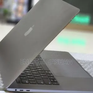 New Laptop Apple MacBook Pro 2017 16GB Intel Core I7 SSD 512GB