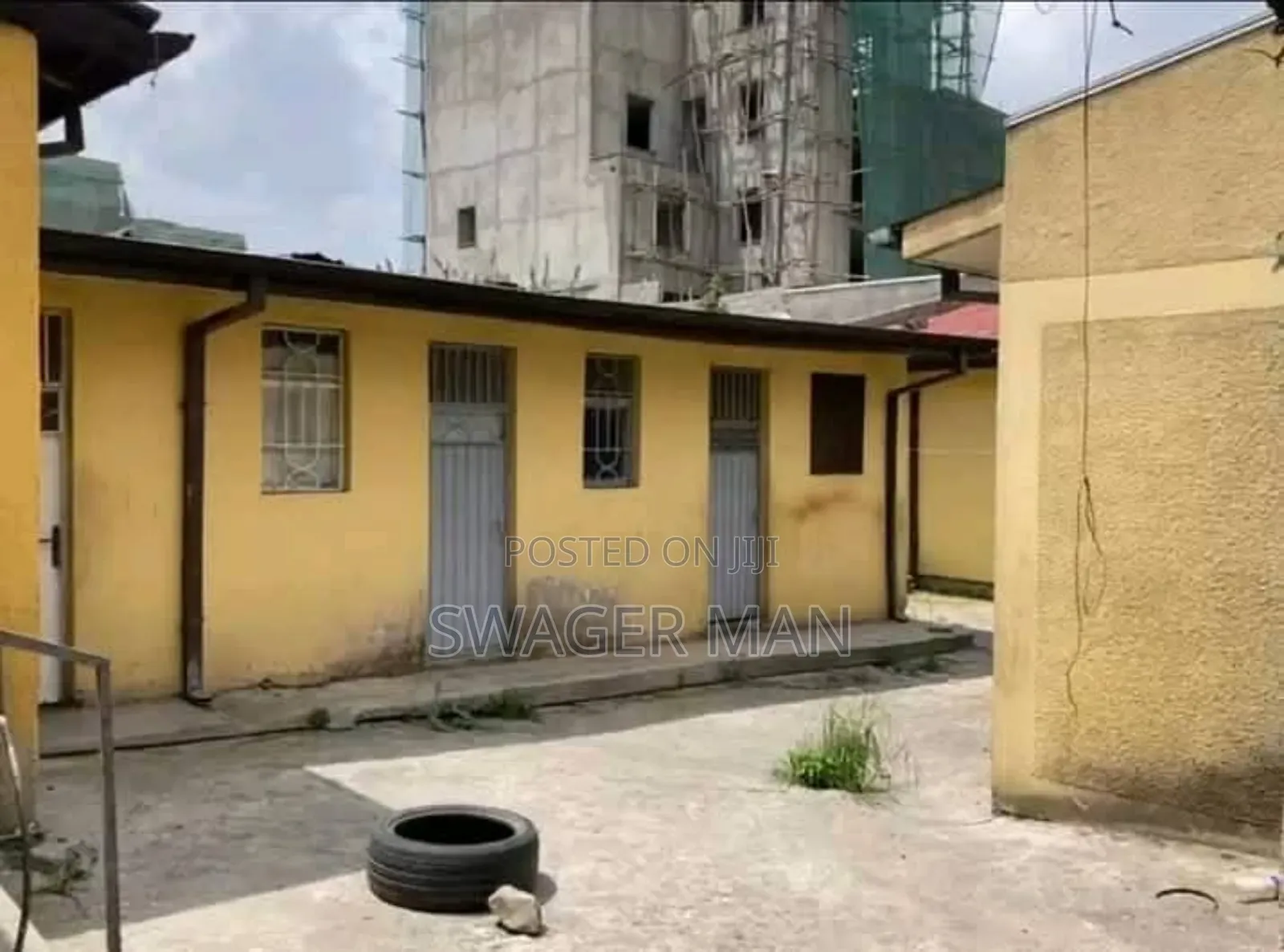 20bdrm House in Wasen, Yeka for sale