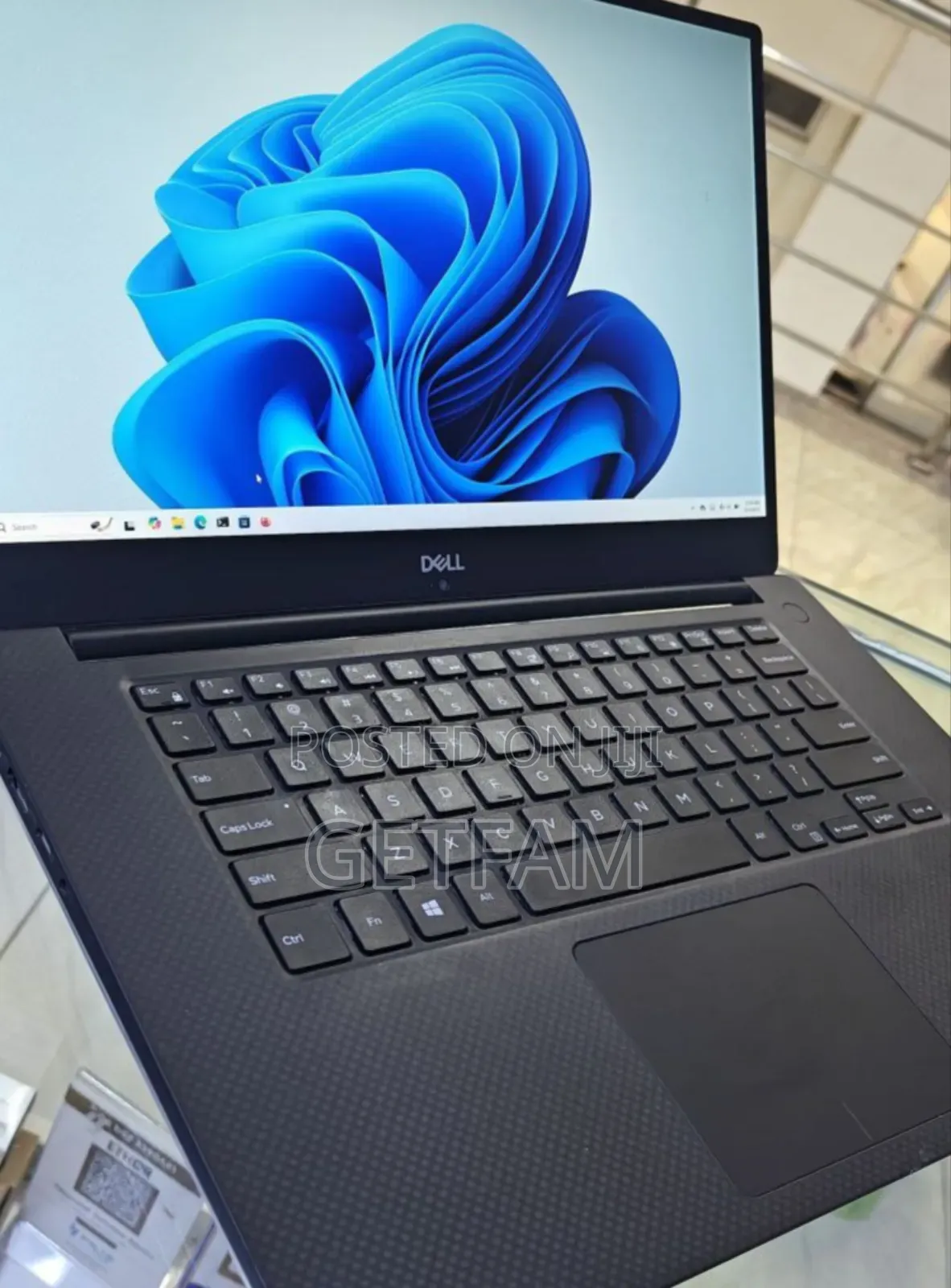 New Laptop Dell Inspiron 15 32GB Intel Core i7 SSD 1T