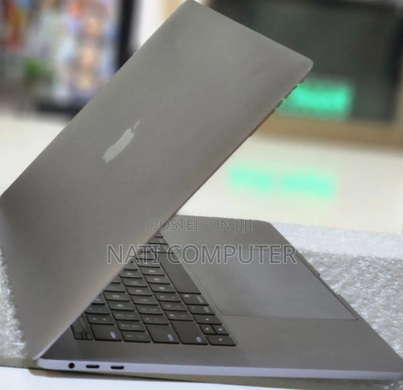 New Laptop Apple MacBook Pro 2017 16GB Intel Core I7 SSD 512GB