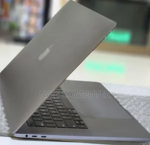 New Laptop Apple MacBook Pro 2017 16GB Intel Core I7 SSD 512GB