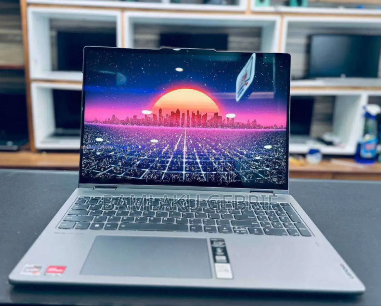 New Laptop Lenovo Yoga 7i 8GB AMD Ryzen 5 SSD 512GB