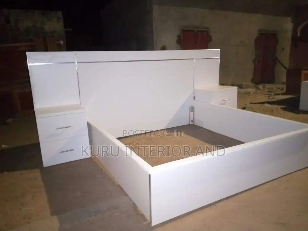 King Size Modern Bed (150cm190cm)