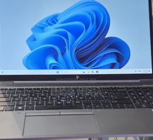 New Laptop HP ZBook Firefly 15 G7 16GB Intel Core i7 SSD 512GB