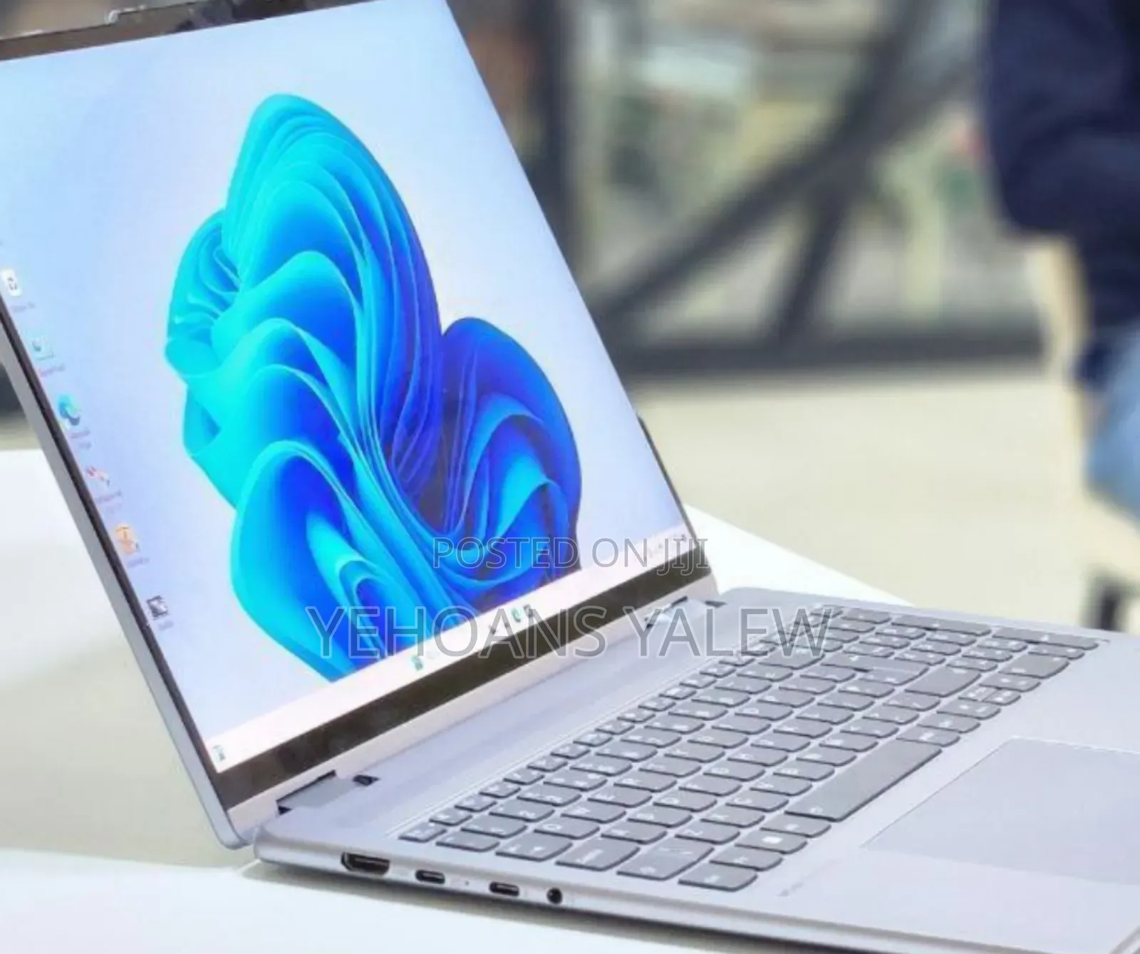 New Laptop Lenovo Yoga 7i 16GB Intel Core I7 SSD 512GB