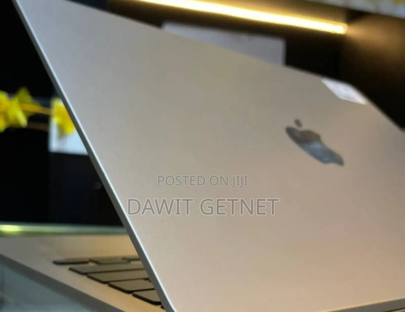 New Laptop Apple MacBook Air 2022 M2 8GB Apple M2 SSD 256GB