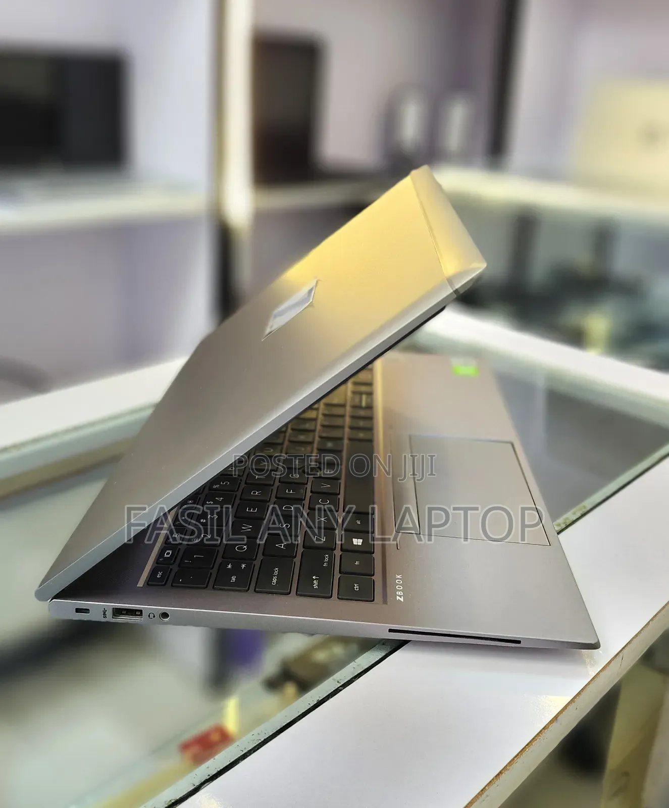 Laptop HP ZBook Firefly 15 G7 16GB Intel Core I7 SSD 1T