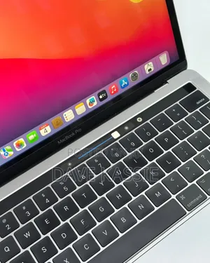 Laptop Apple MacBook Pro 2017 16GB Intel Core I7 SSD 512GB