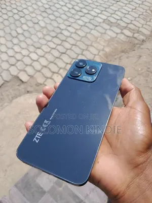 Photo - New ZTE V70 256 GB