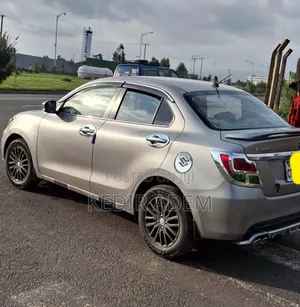 Suzuki Dzire 2022 Silver