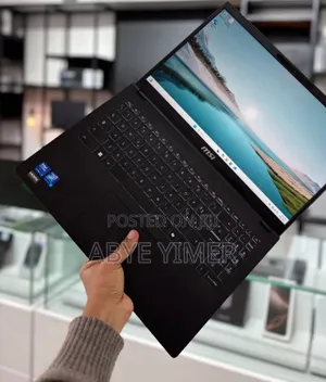 New Laptop MSI Cyborg 15 16GB Intel Core Ultra 5 SSD 512GB