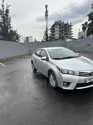 Toyota Corolla LE 4dr Sedan (1.8L 4cyl CVT) 2014 Silver