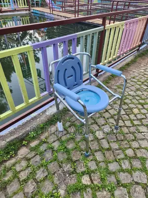 Commode Chair仔和toilet Chair Brand New煞氣commode Chair字樣commode Chair