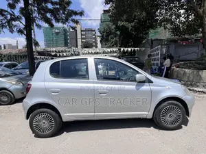 Toyota Vitz 2001 Silver