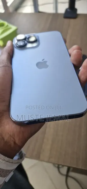 Photo - Apple iPhone 13 Pro Max 256 GB Rose Gold