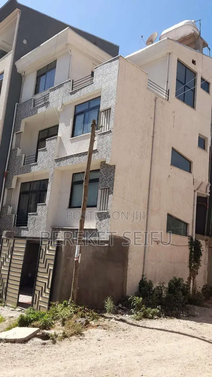 Furnished 4bdrm House in Bole for sale