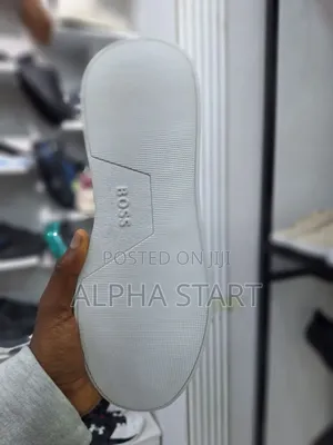 Boss Flat Sneakers 
 Made in Vietnam