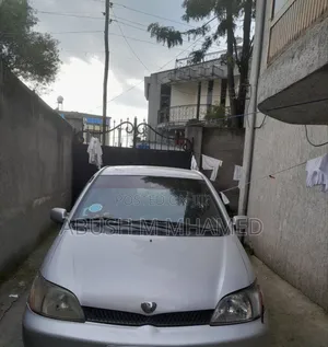Toyota Platz 2001 Silver