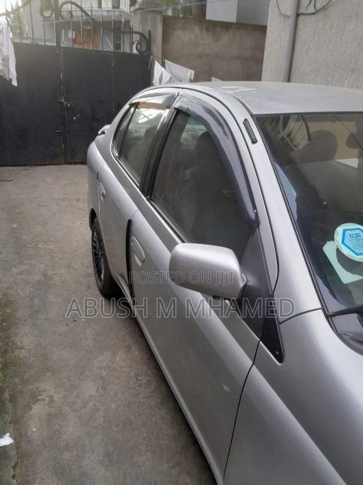 Toyota Platz 2001 Silver