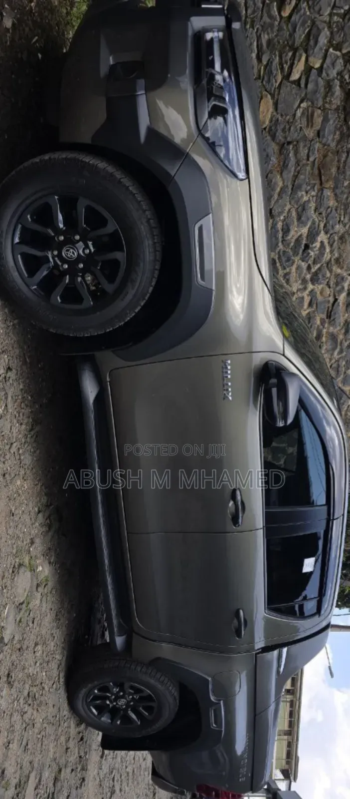 Toyota Hilux 2022 Brown