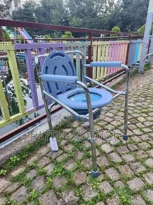 Commode Chair肋肉toilet Chair Brand New朱紅commode Chair寄出poty Chair