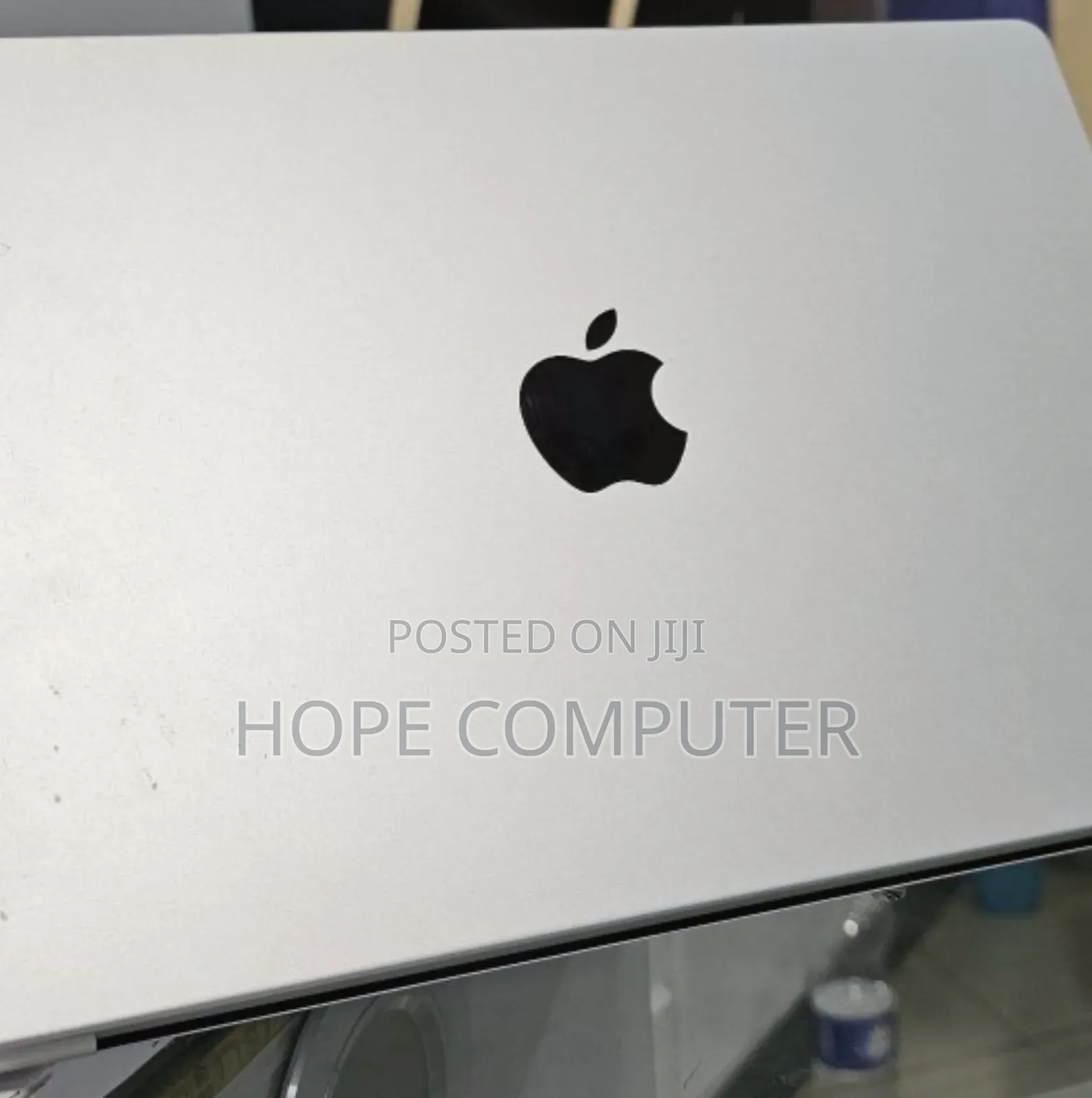 New Laptop Apple MacBook Pro 2023 M3 14-Inch 8GB Apple M3 Pro SSD 512GB