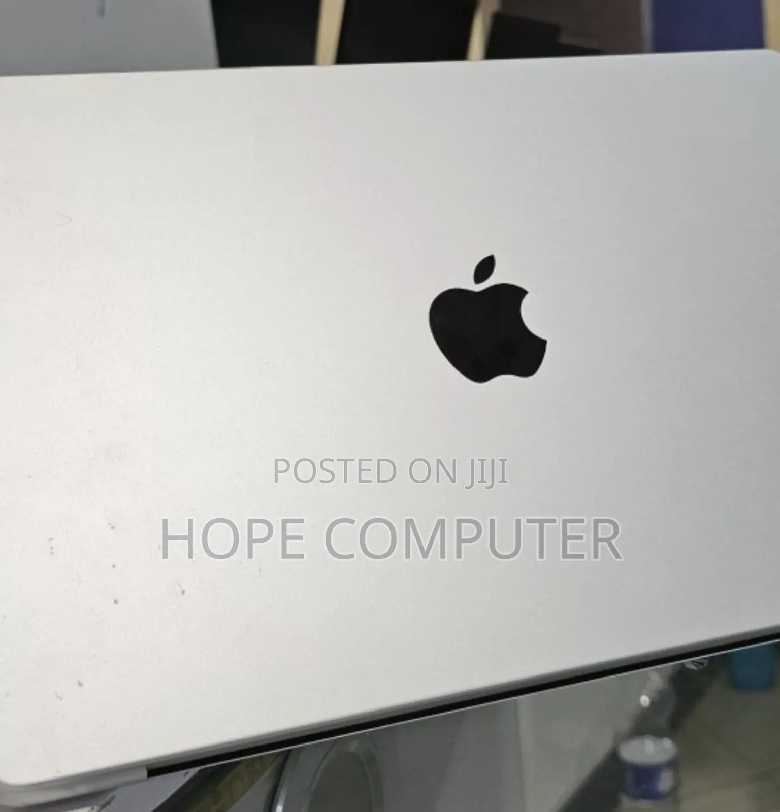 New Laptop Apple MacBook Pro 2023 M3 14-Inch 8GB Apple M3 Pro SSD 512GB