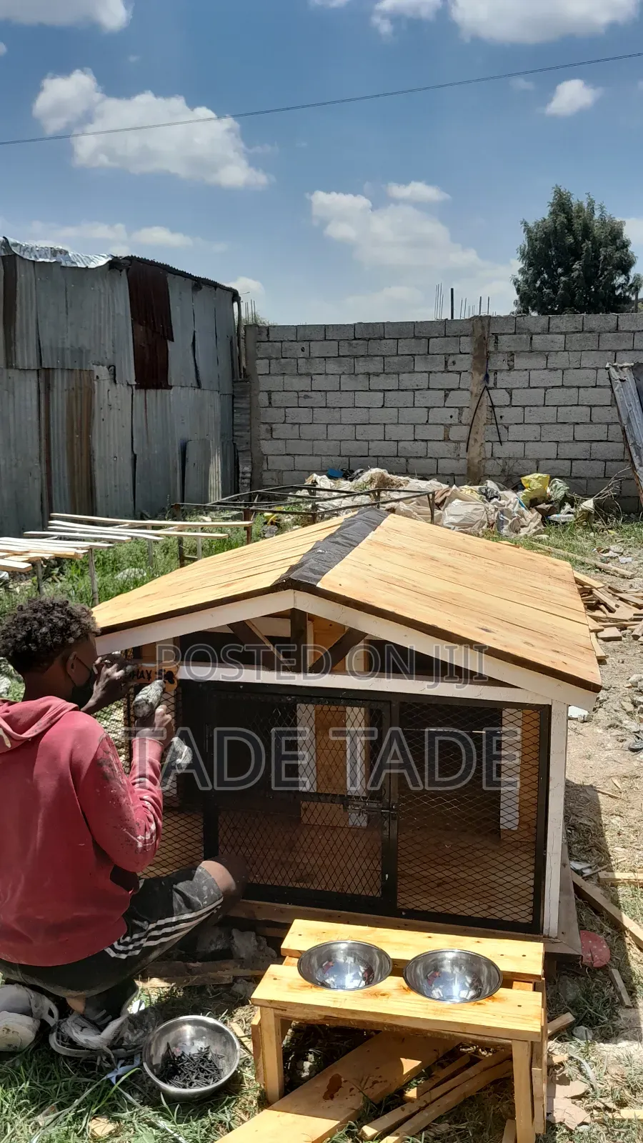 ደረጃውን የጠበቁ Dog House