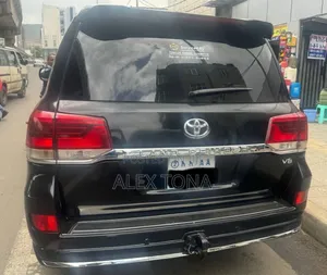 Toyota Land Cruiser 2010 Black