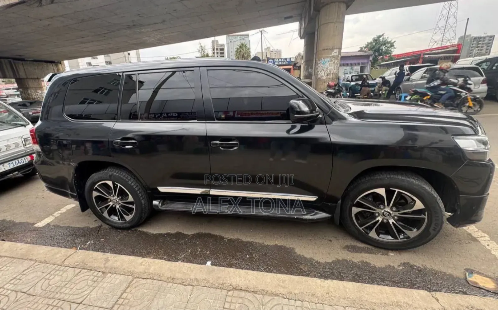 Toyota Land Cruiser 2010 Black