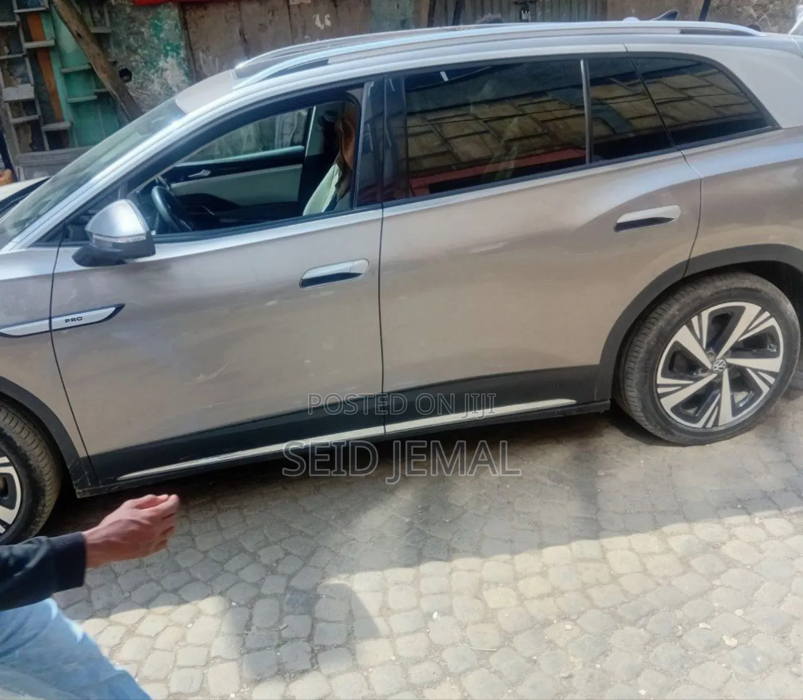 Volkswagen ID.6 2023 Silver