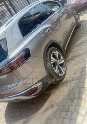 Volkswagen ID.6 2023 Silver