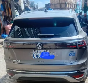 Volkswagen ID.6 2023 Silver