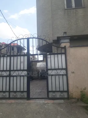 4bdrm Penthouse in Jemo 1, Nifas Silk-Lafto for rent