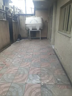 4bdrm Penthouse in Jemo 1, Nifas Silk-Lafto for rent