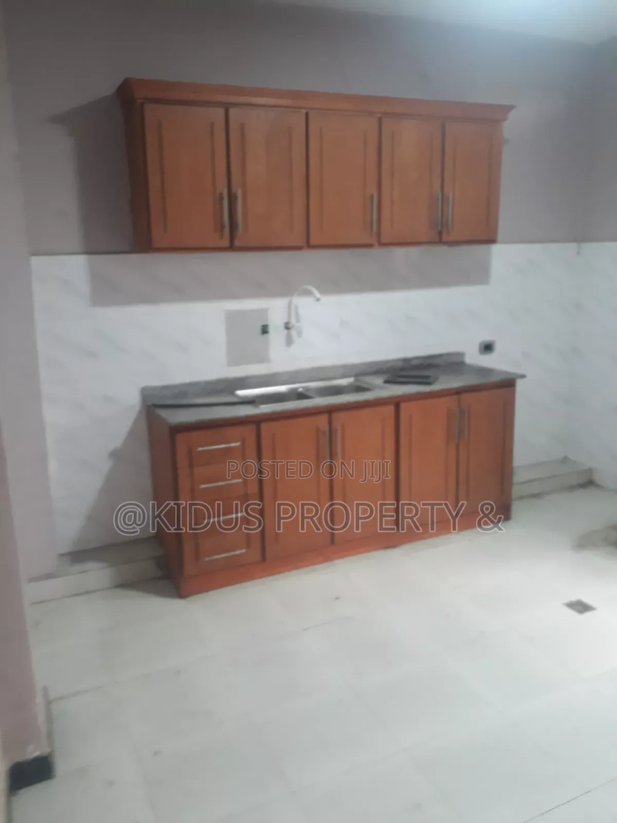 4bdrm Penthouse in Jemo 1, Nifas Silk-Lafto for rent