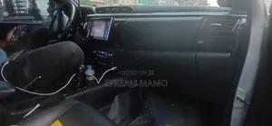 Toyota Hilux 2020 Silver