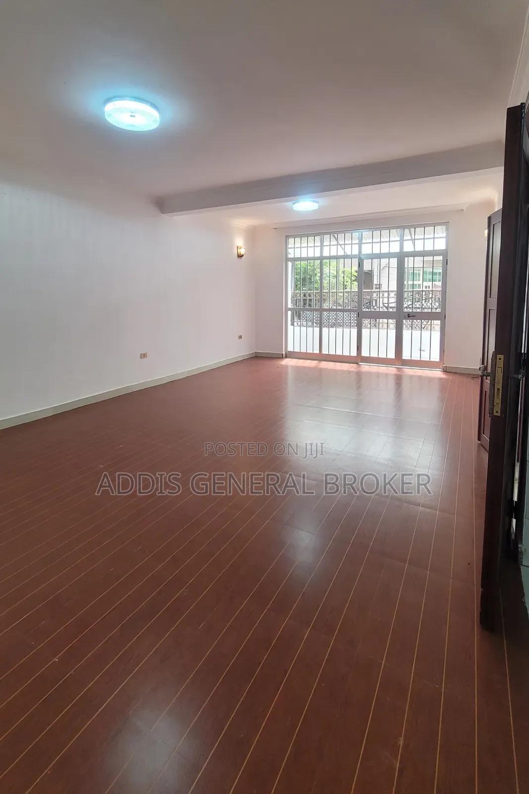 7bdrm House in Lebu, Nifas Silk-Lafto for sale