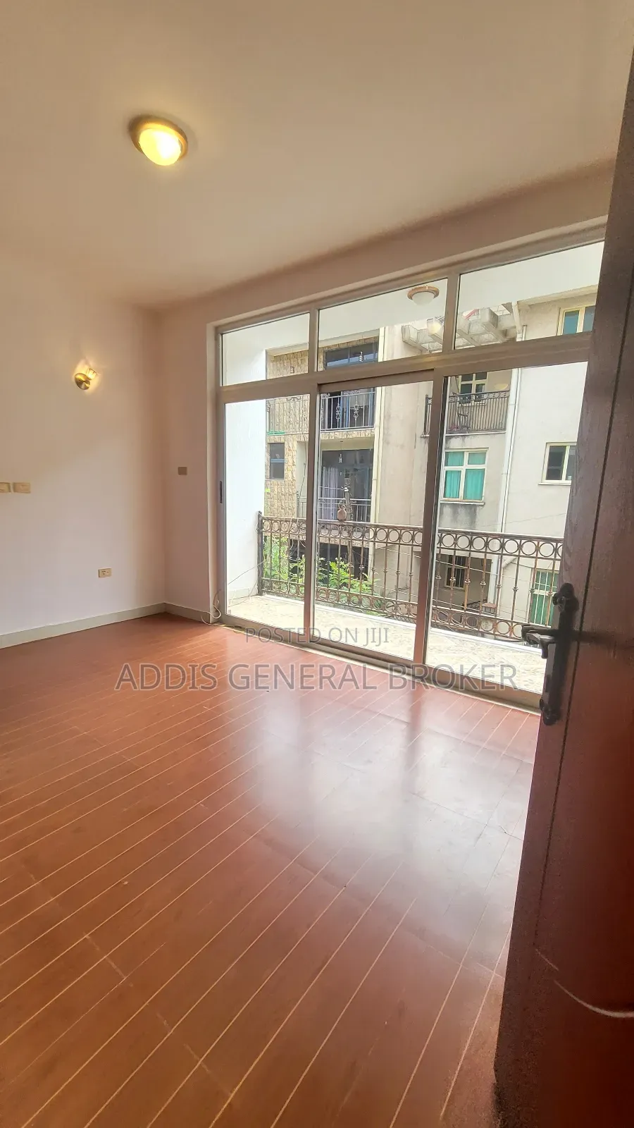 7bdrm House in Lebu, Nifas Silk-Lafto for sale