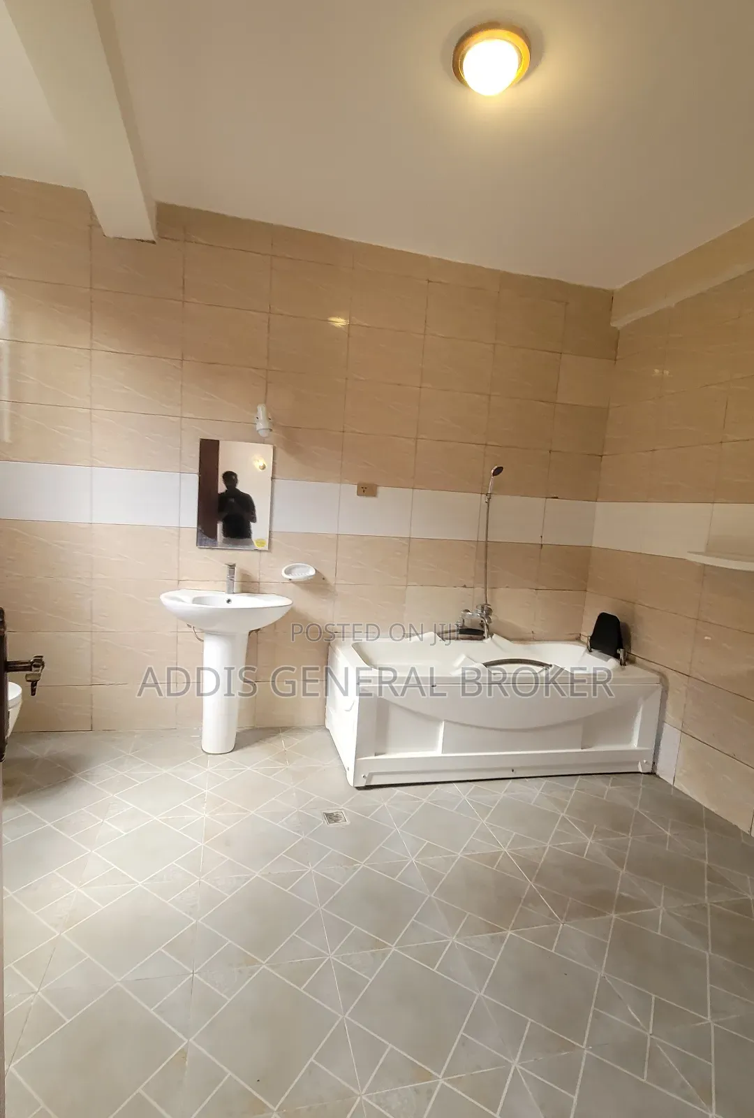 7bdrm House in Lebu, Nifas Silk-Lafto for sale